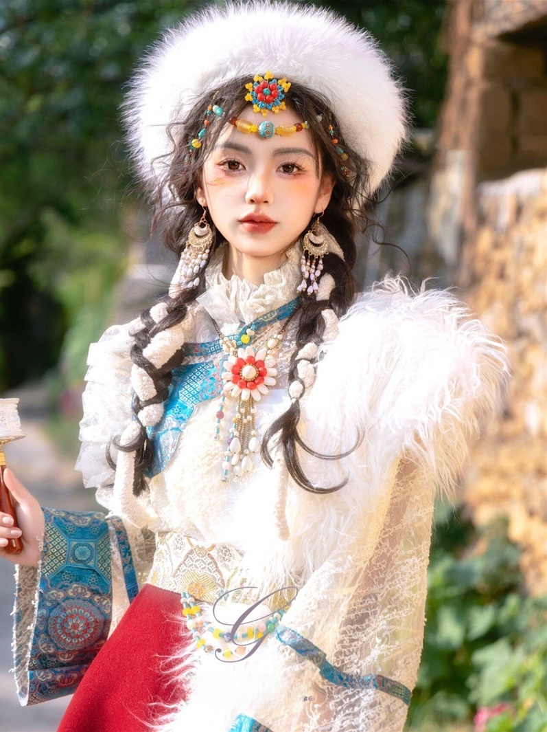 Tibetan Ethnic Women's New Sty - Ethnic Fashion Photography recensie en prijs