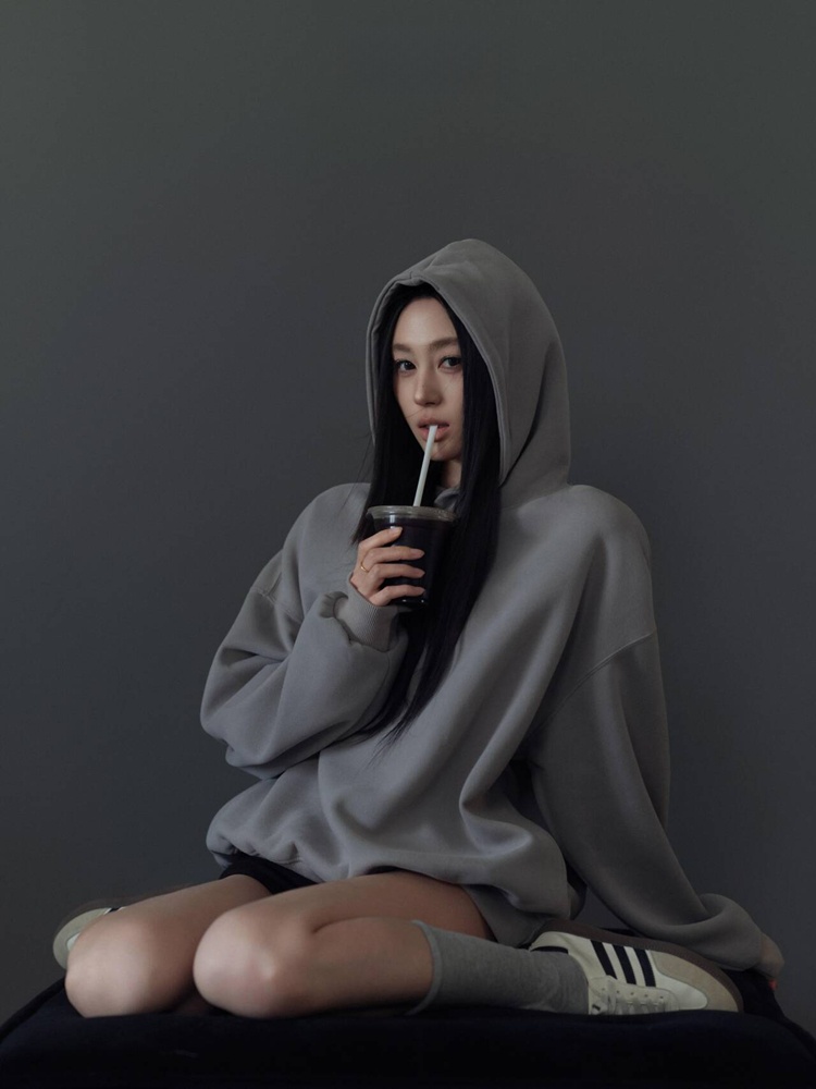 Gray Mood Portrait Theme Photo - Ethnic Fashion Photography recensie en prijs