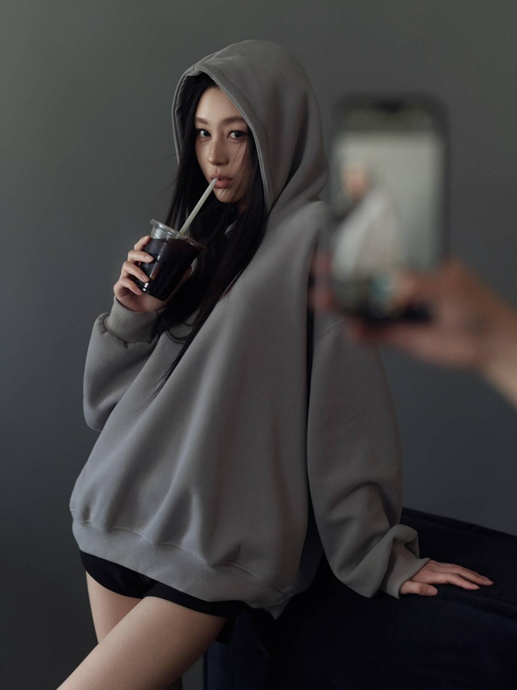 Gray Mood Portrait Theme Photo - Ethnic Fashion Photography recensie en prijs