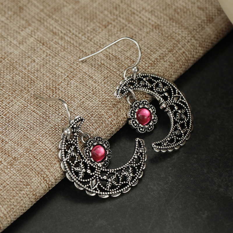 Vintage Inlaid Red Stone Moon  - Ethnic Wear In Fashion recensie en prijs
