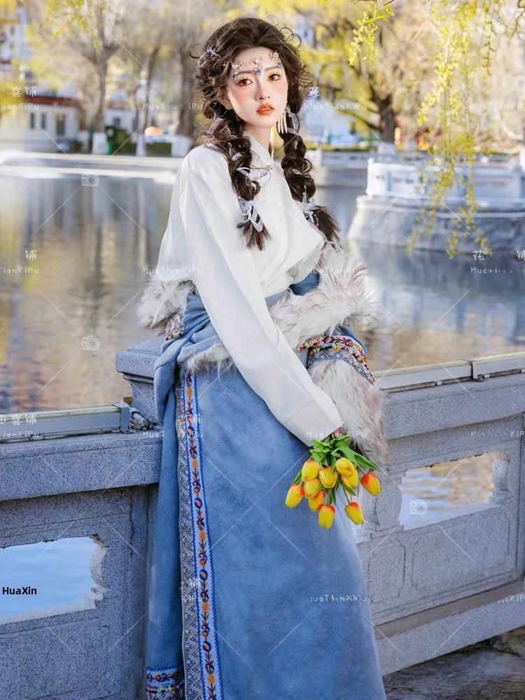 Tibetan Ethnic Women's  Robe F - Ethnic Fashion Photography recensie en prijs