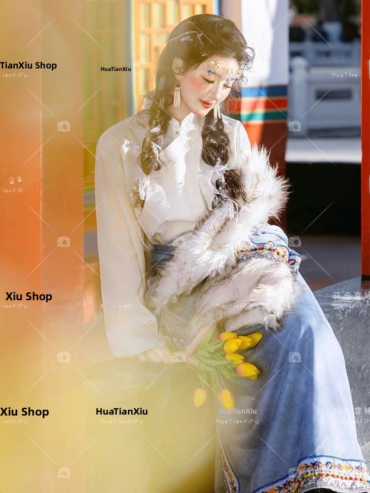 Tibetan Ethnic Women's  Robe F - Ethnic Fashion Photography recensie en prijs